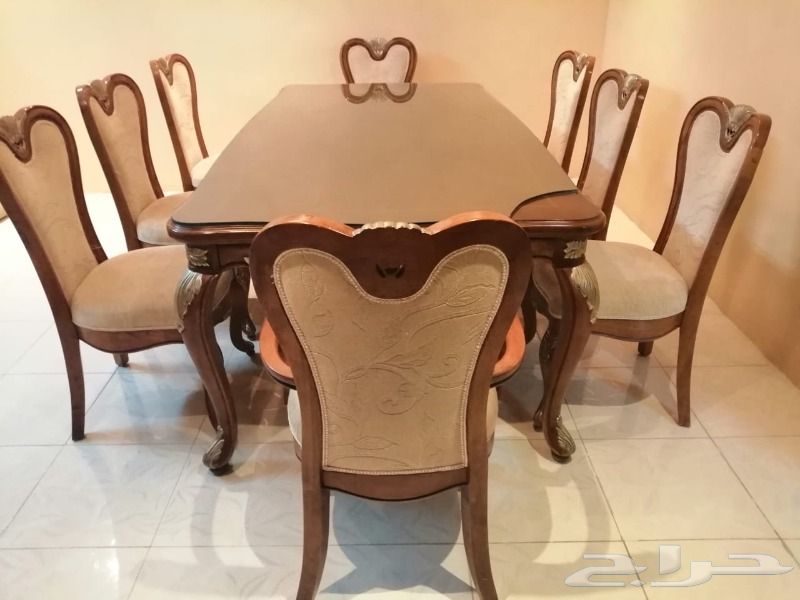 طاولة طعام 8 كراسي نظييفة وشبه جديده