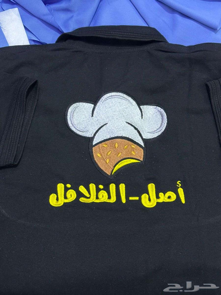 T-shirts with embroidery, printing, and unified design.63323794719619112