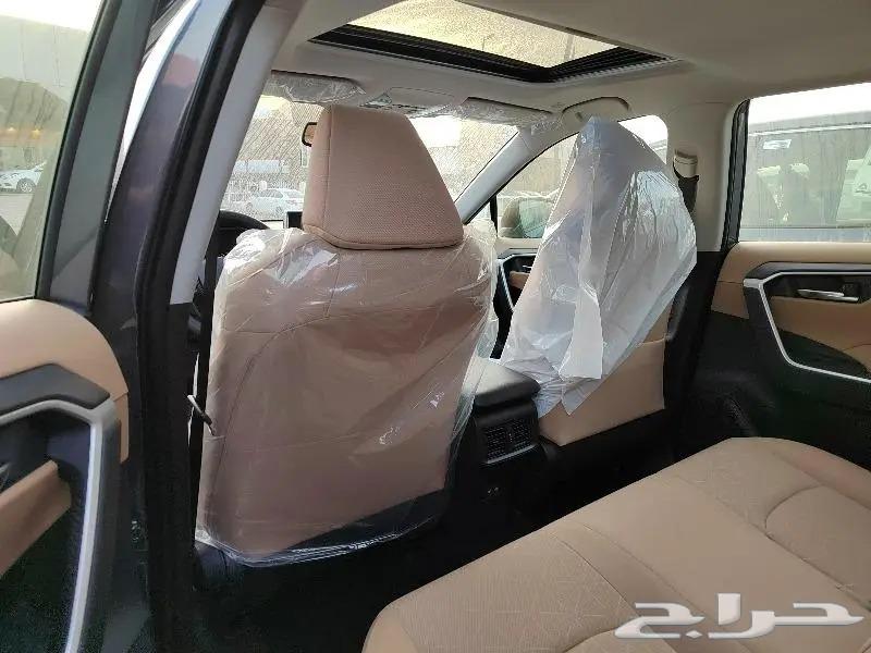 Toyota RAV4 XLE 2025 Half Full Gasoline with Customs Card63616437052033114