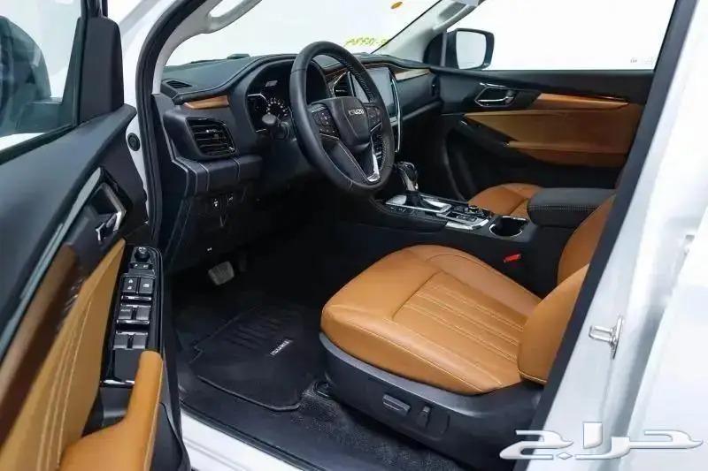 Isuzu MUX Full Option Double 2024 MUX63616778694019114