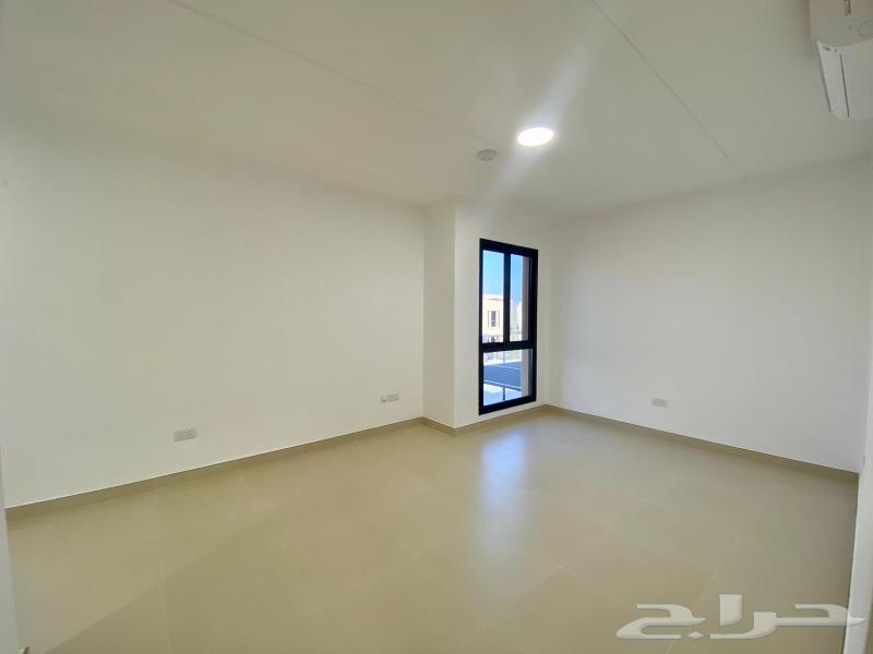 For rent a villa in the Sadr neighborhood with an area of 250 square meters.63006106648321111