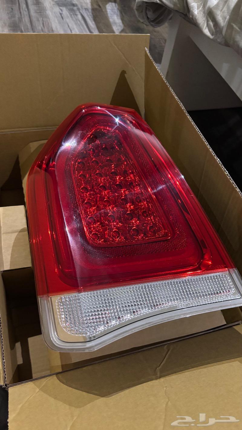 اسطب خلفي يسار كرايسلر 300 موديل 19 ((وكالة MOPAR)) نظيف63616909108609112