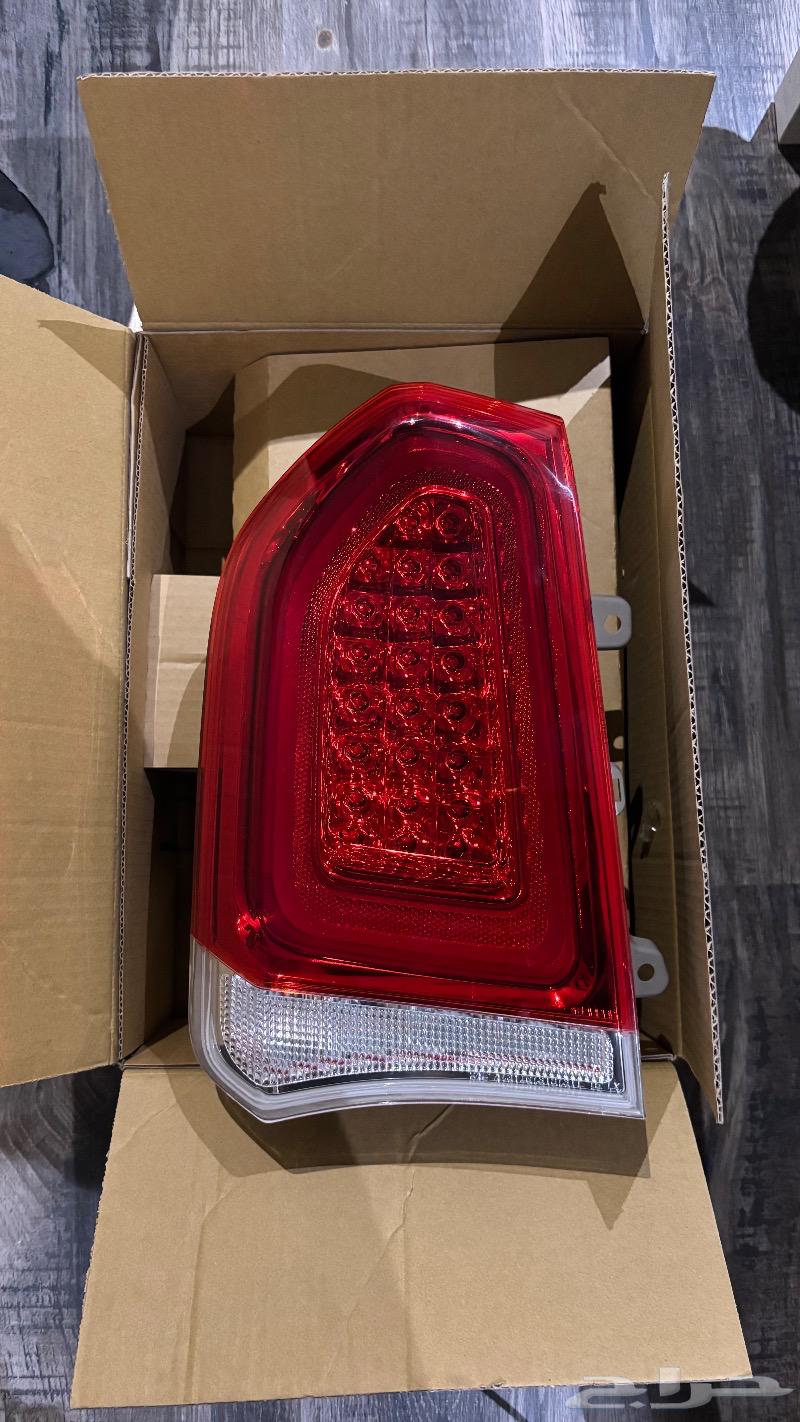 اسطب خلفي يسار كرايسلر 300 موديل 19 ((وكالة MOPAR)) نظيف63616909108609113