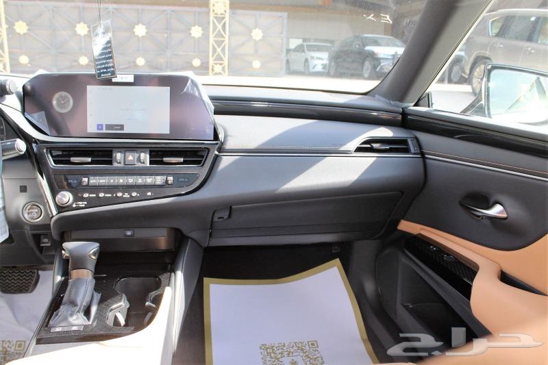 لكزس-ES300Ah-2024-جناح-تشغيل عن بعد-ازياق جانبيه-17350063616926163585114