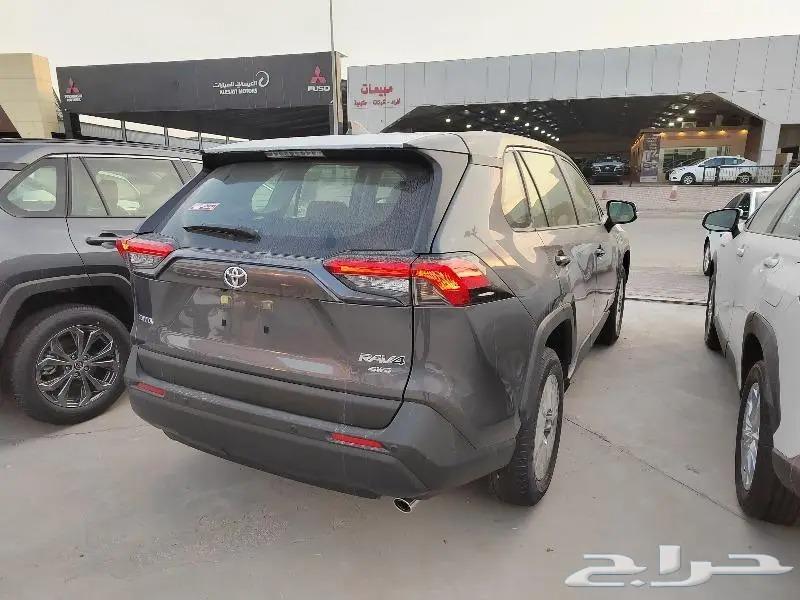 Toyota RAV4 2025 LE Standard Gasoline Saudi New63616928601346113