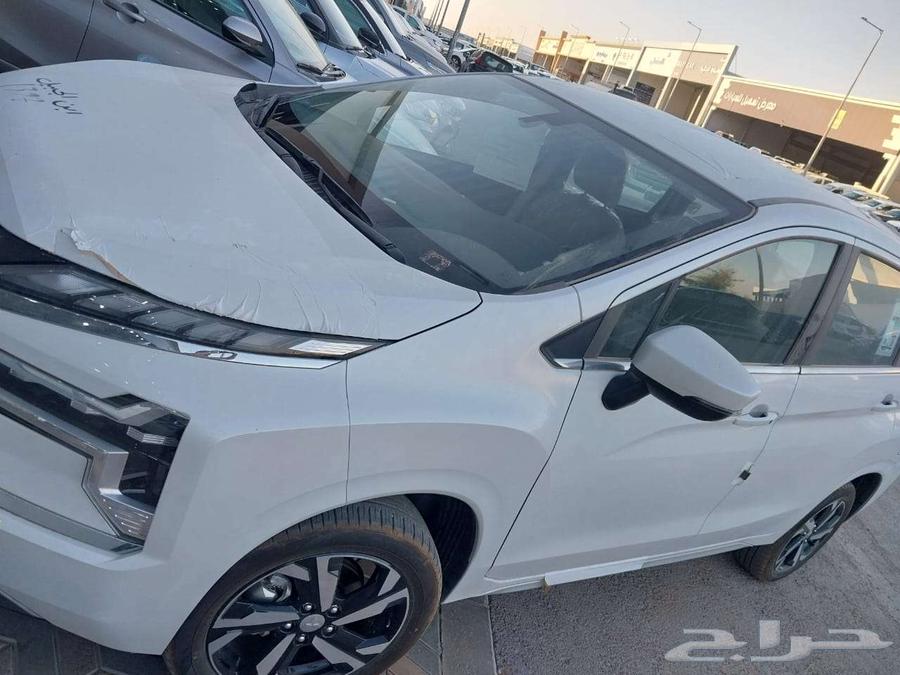 Mitsubishi Expander Full 2024 White Cash and Bank Installments63616917783555112