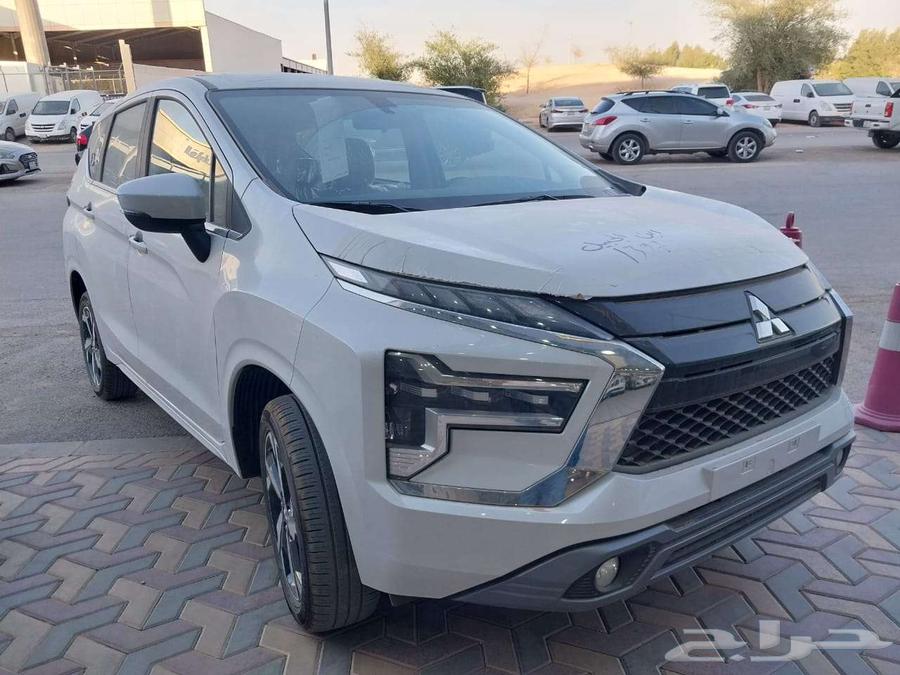 Mitsubishi Expander Full 2024 White Cash and Bank Installments63616917783555113