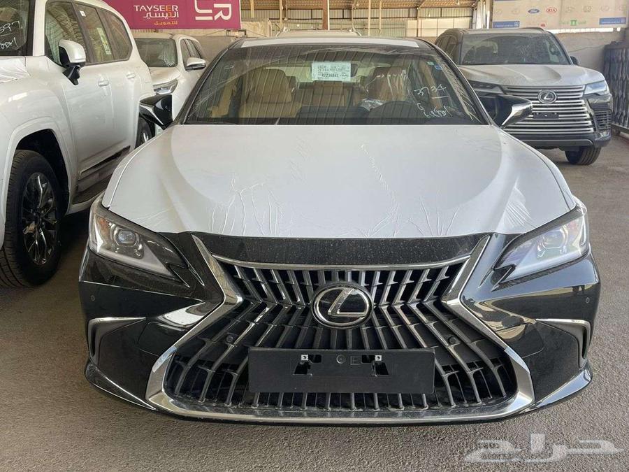 لكزس es300 هايبرد 2024 لدى معرض الفريدي63616932173698112