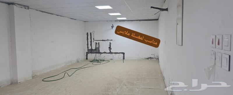 للإيجار عدد 5 محلات في مخطط ولي العهد 4 على شارع 5263006166075907111