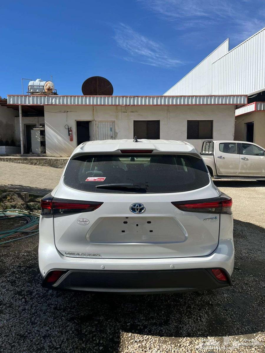 Toyota Highlander LE 2024 White without double cab63006199179906112