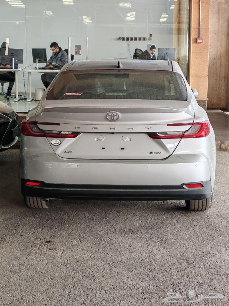 Toyota Camry LE Hybrid Panoramic Sunroof 2025 Available at Al-Hassan63617253318913113