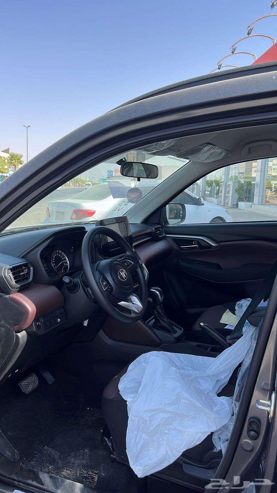 تويوتا اوربان كروز 2025 استاندر63617388037251113