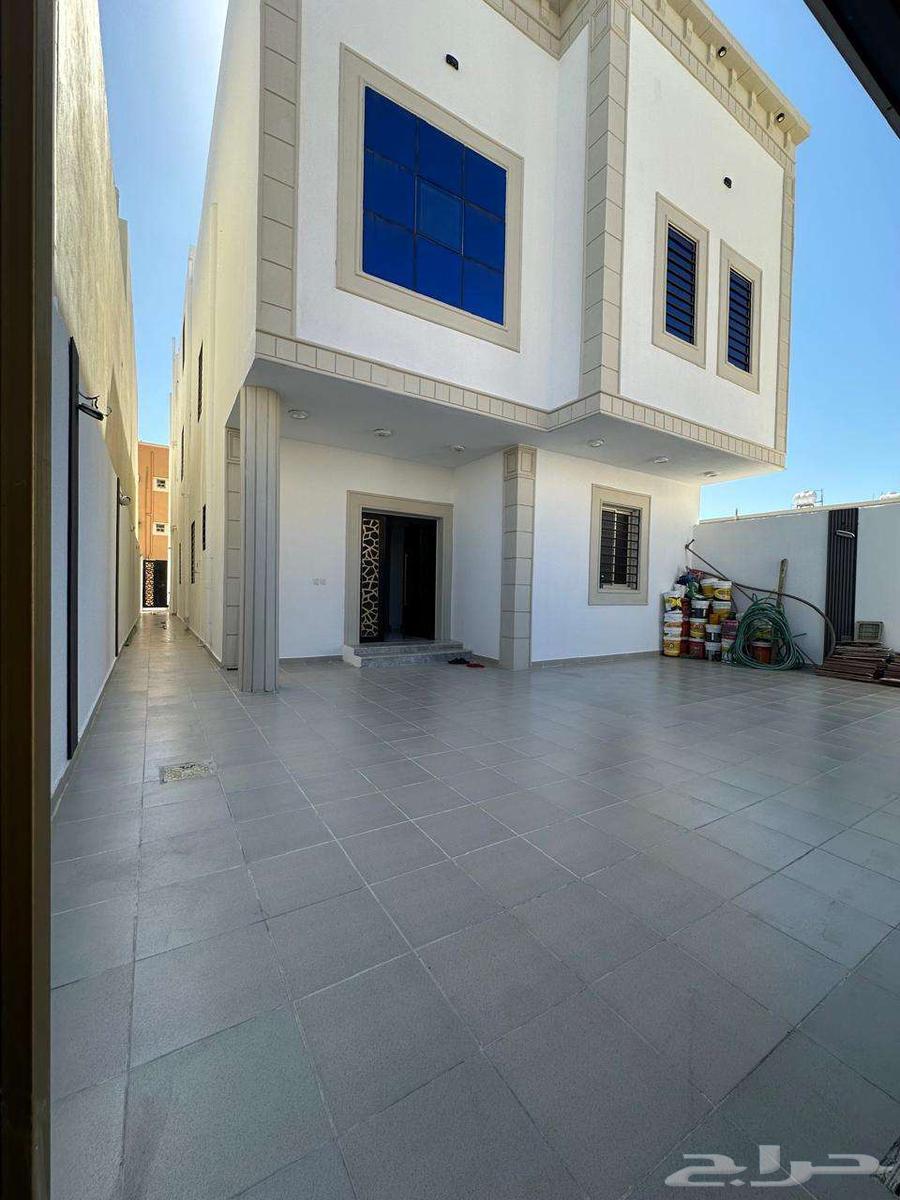 فله للبيع في حي الريان خميس مشيط63006285989251111