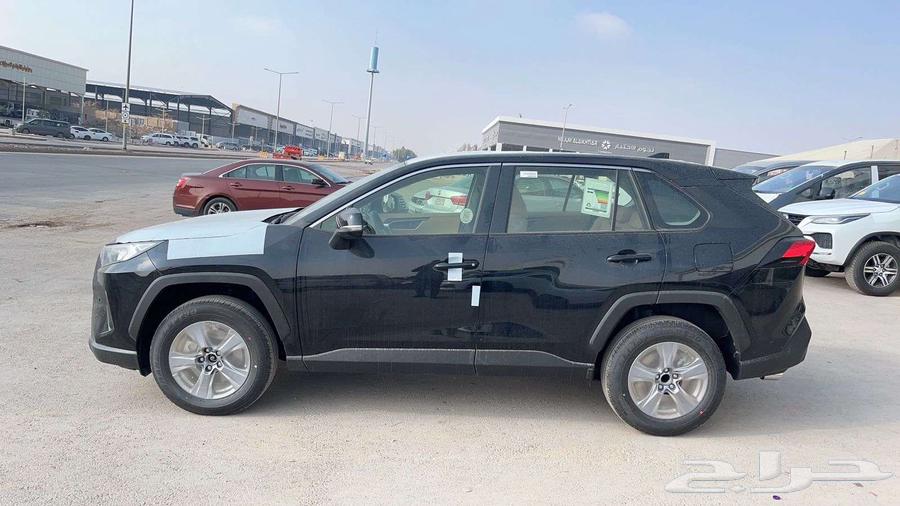 Toyota RAV4 LE Front-Wheel Drive -- Gasoline 202563617546548866112