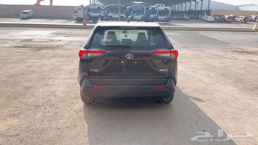 Toyota RAV4 LE Front-Wheel Drive -- Gasoline 202563617546548866113