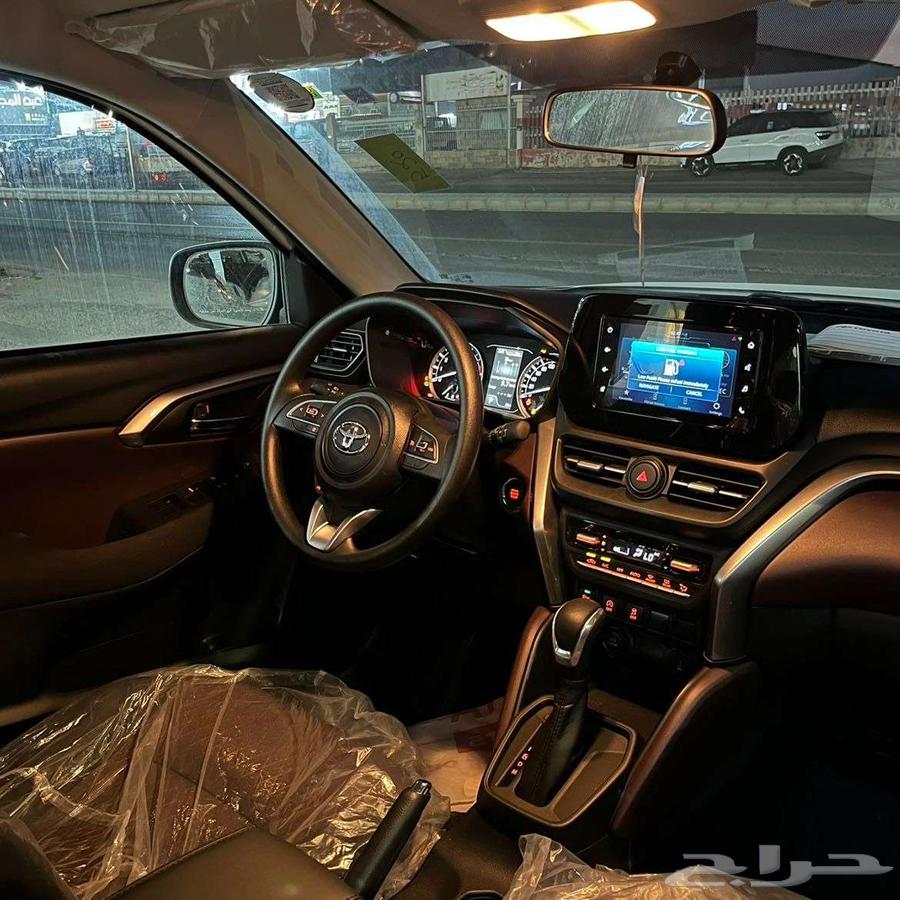 تويوتا اوربان كروزر ستاندر63617406133378114