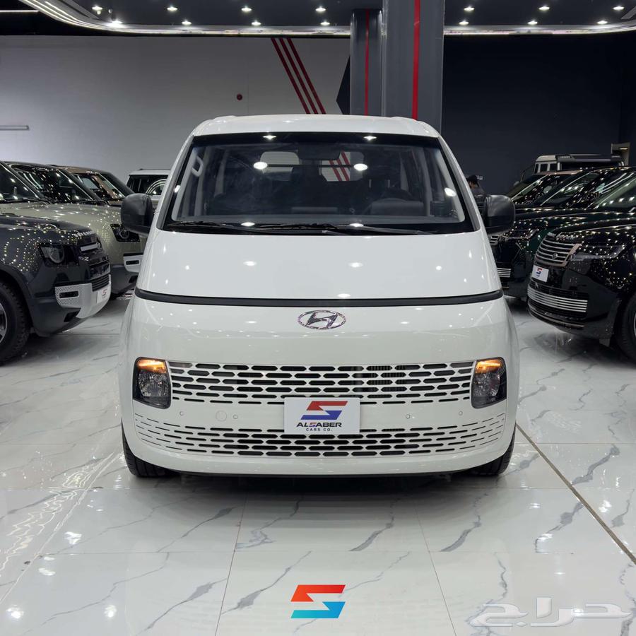 Hyundai Staria Cargo Van 2023 Model Available for Cash and Installments63617541173763111