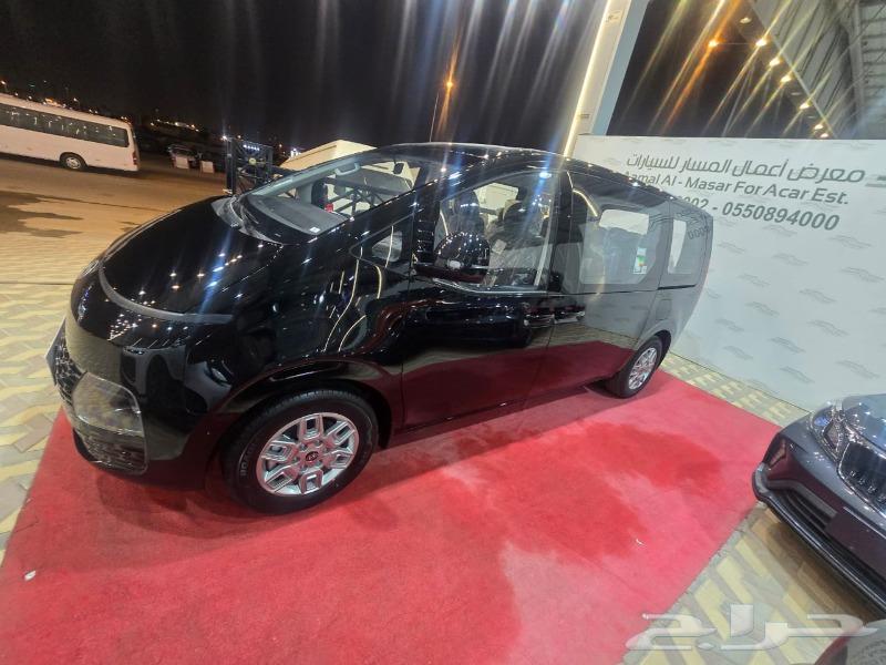 Hyundai Staria 11-passenger diesel 202563532153502338111