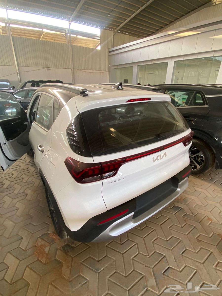 Kia Sonet EX trim 2024 model, offering the lowest price in the market63526141413123113