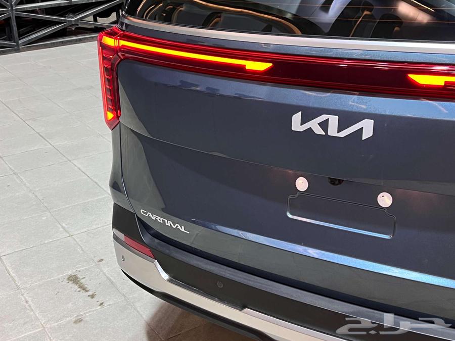 Kia Carnival half price in 2025.63522517057921114
