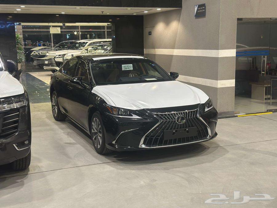 Lexus ES250, and all payment methods are available63521739616130112