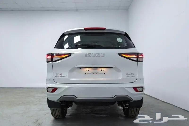 Isuzu MUX full option double cab 202463520418582401113