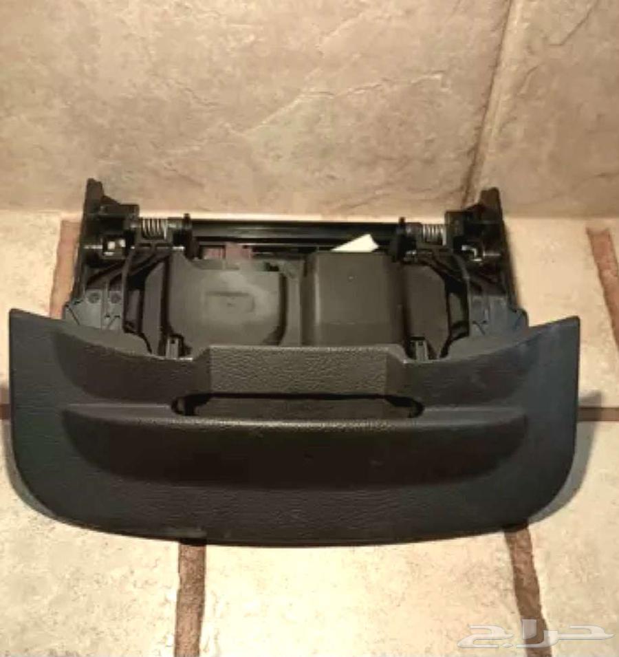 Install cup holder for Ford Victoria and Mark II63514773814145114