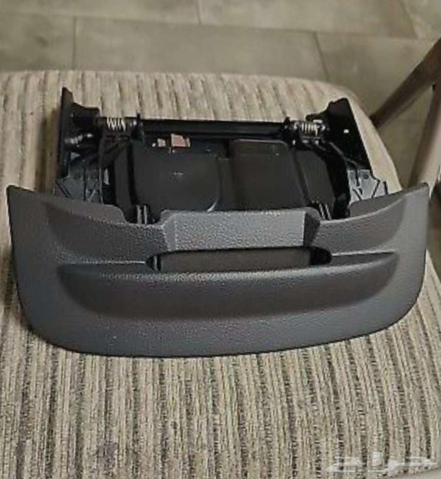 Install cup holder for Ford Victoria and Mark II63514773814145112