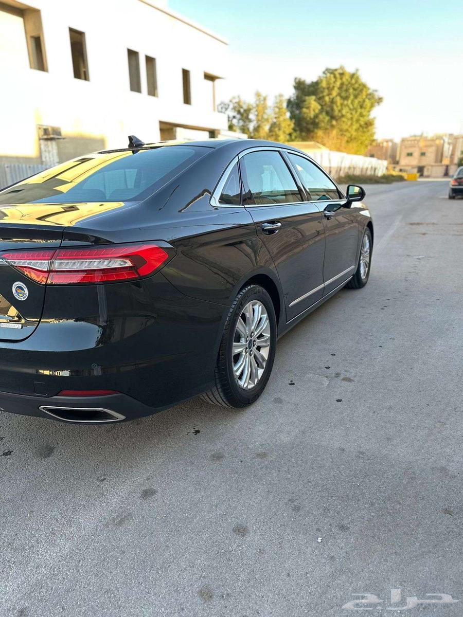 فورد تورس تريند اسود سعودي موديل 202263509353587329112