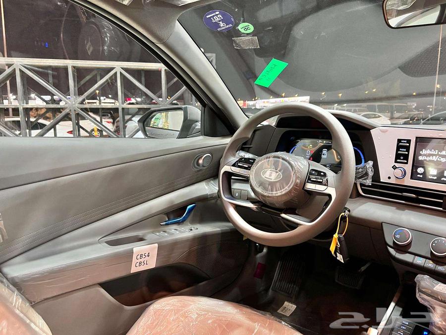 Hyundai Elantra Smart 2.0 and 1600 Model 2025 ..63513157092355111