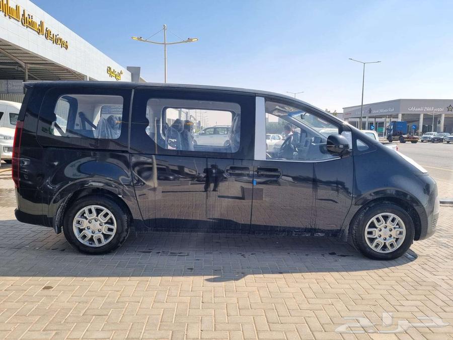 Hyundai Staria Smart Diesel 9-Seater 2025 Model63504253485443111