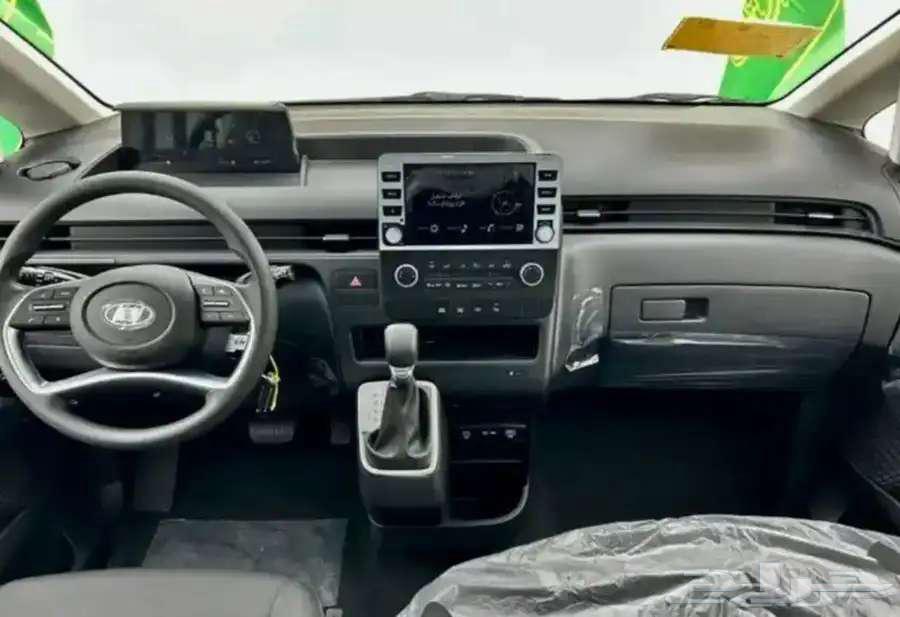 Hyundai Staria Diesel 9-Seater 202463484777284993112
