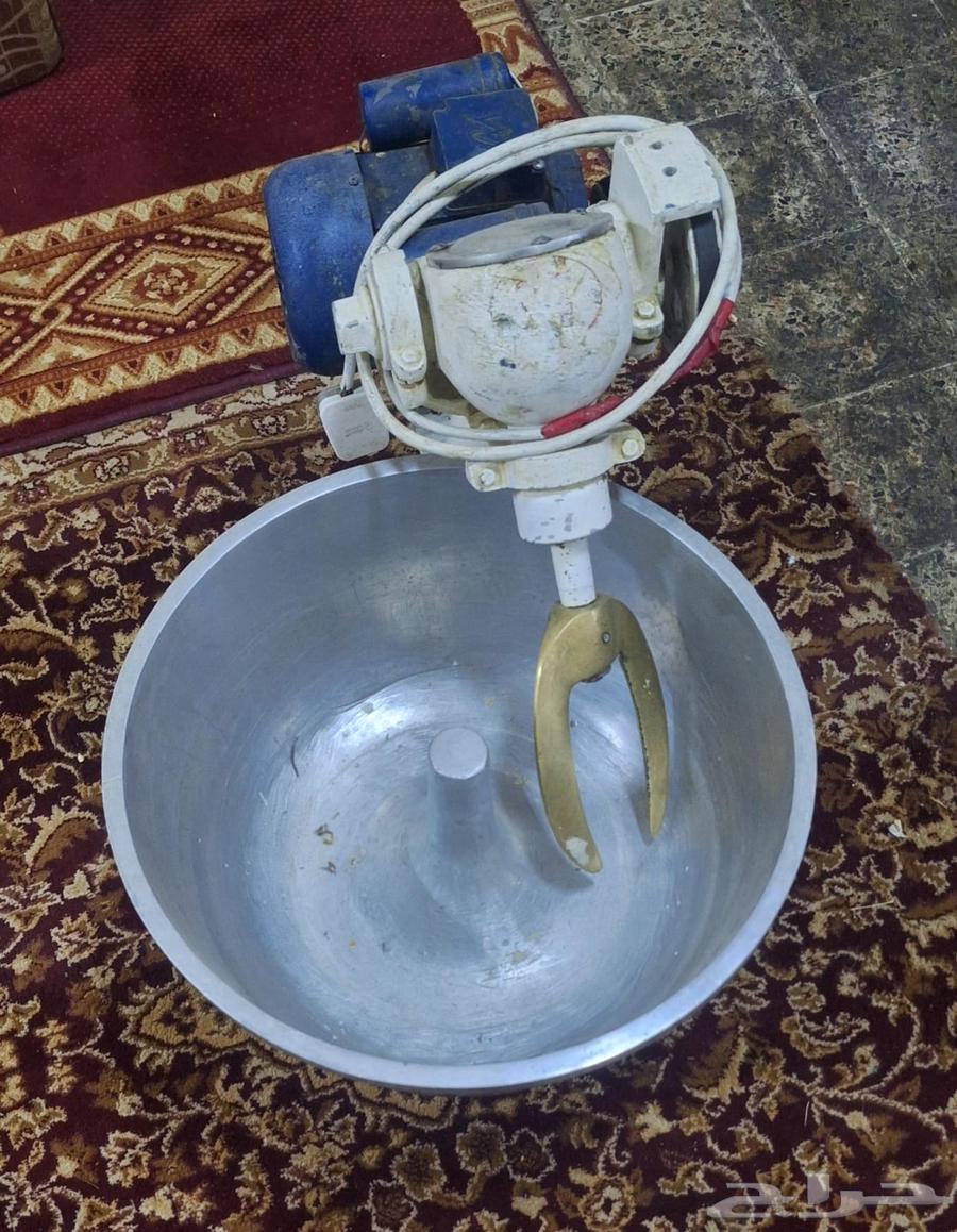 The large mixer has been sold to someone who used it little.63275581558274111
