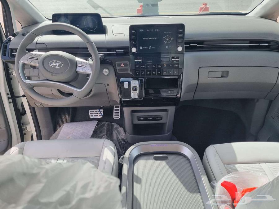 Hyundai Staria Luxury 7-Seater 2024 Model63476743610370114
