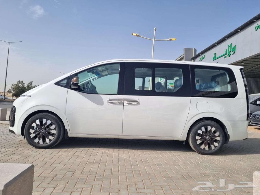 Hyundai Staria Luxury 7-Seater 2024 Model63476743610370112