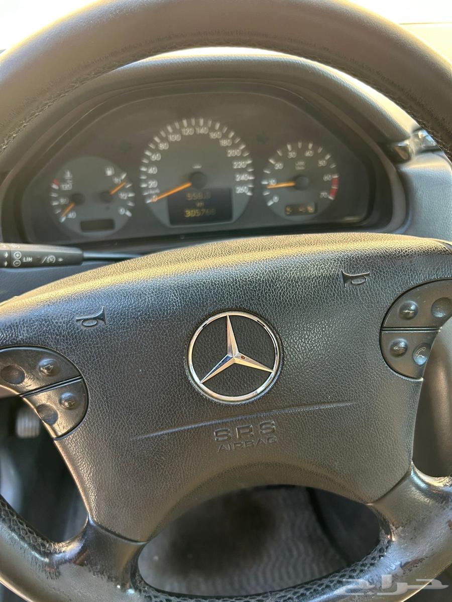 Mercedes E240 model 200163469738984323113