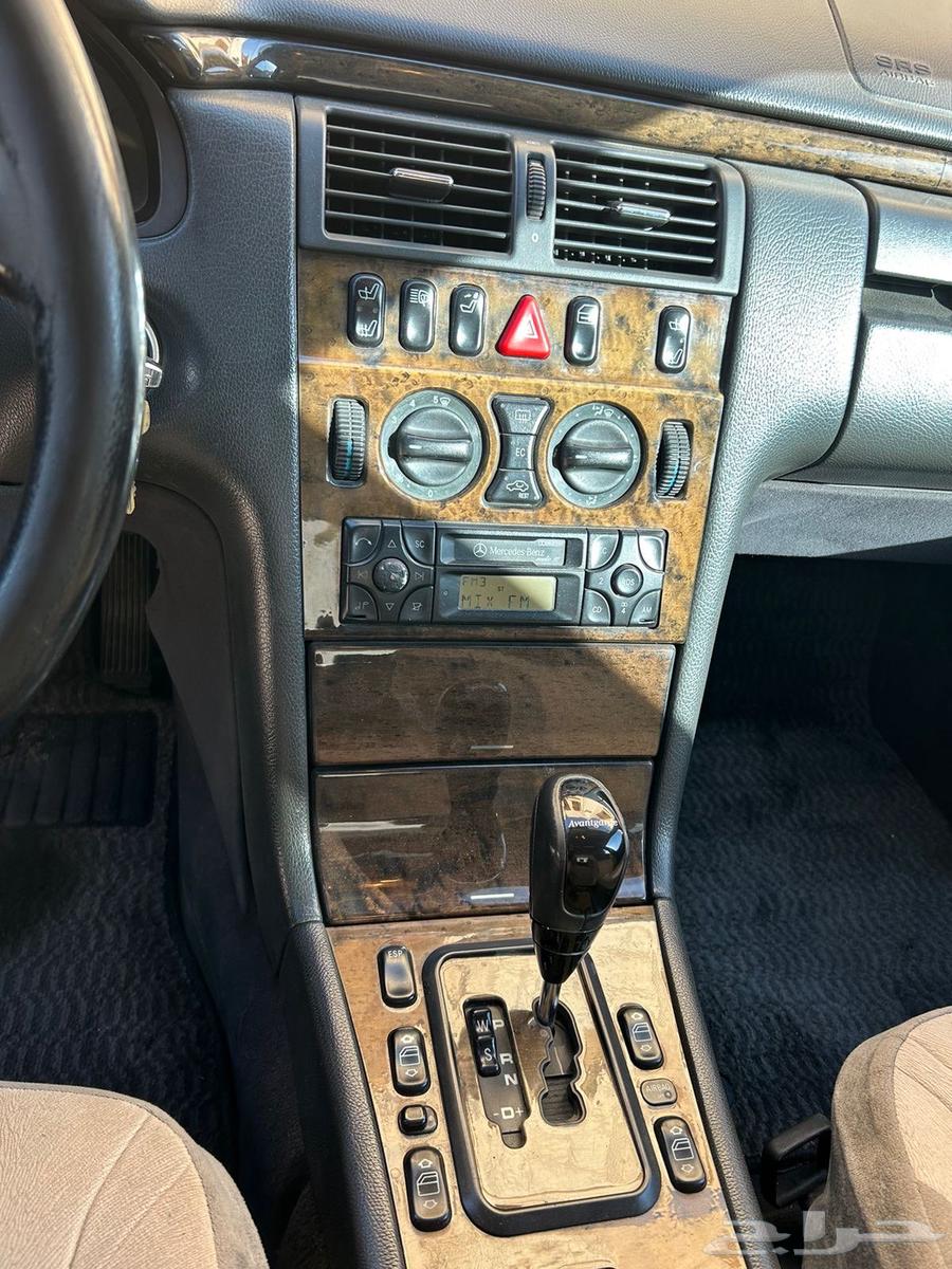 Mercedes E240 model 200163469738984323111