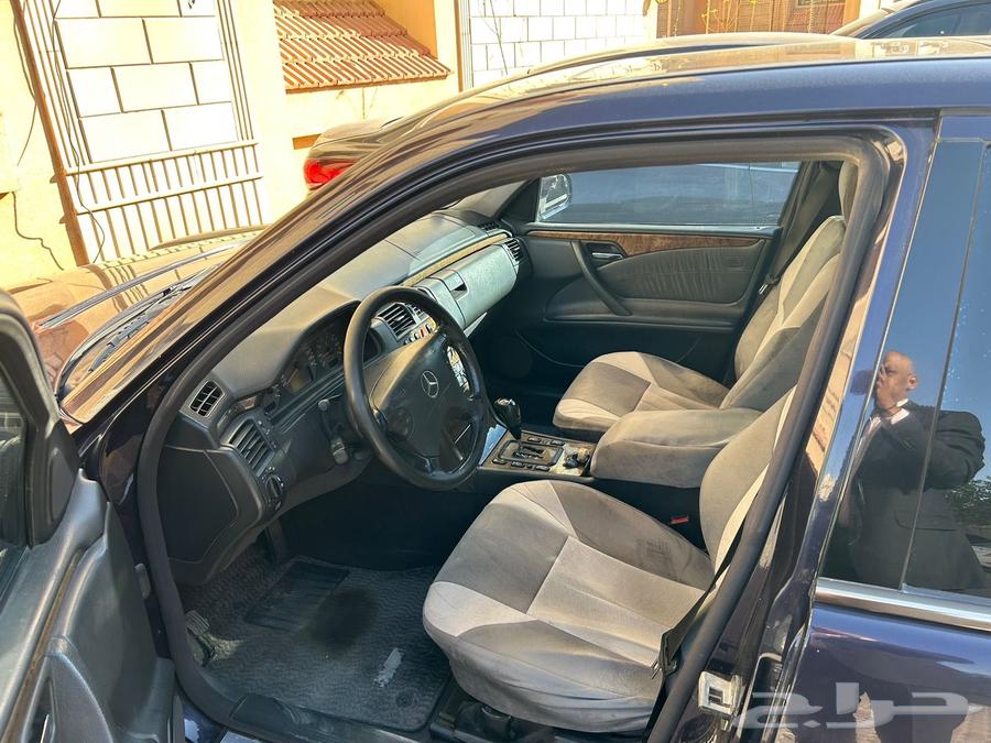 Mercedes E240 model 2001634697389843231128