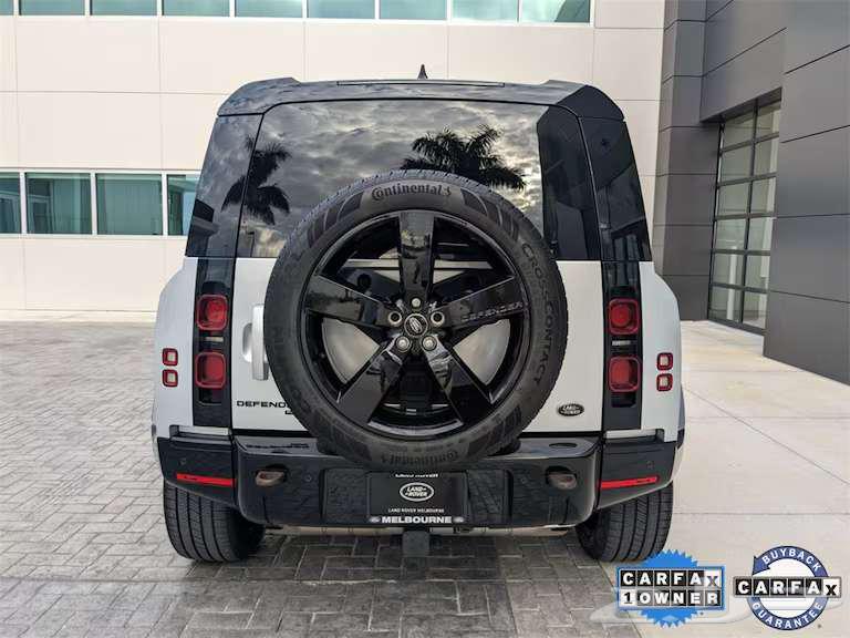 لاند روفر دافندر 90 202363470193004417114
