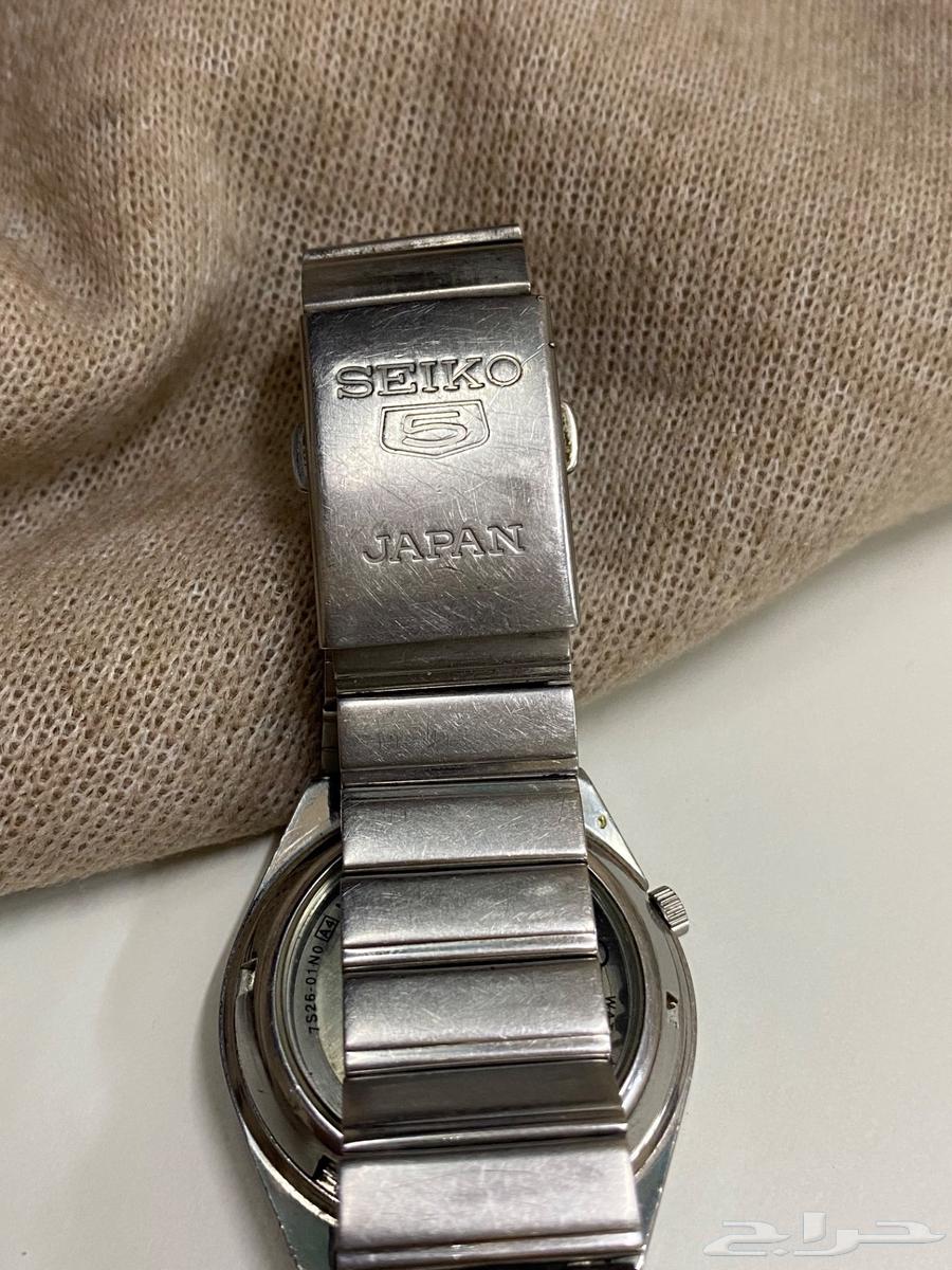 Seiko 5 watch63270070396161112