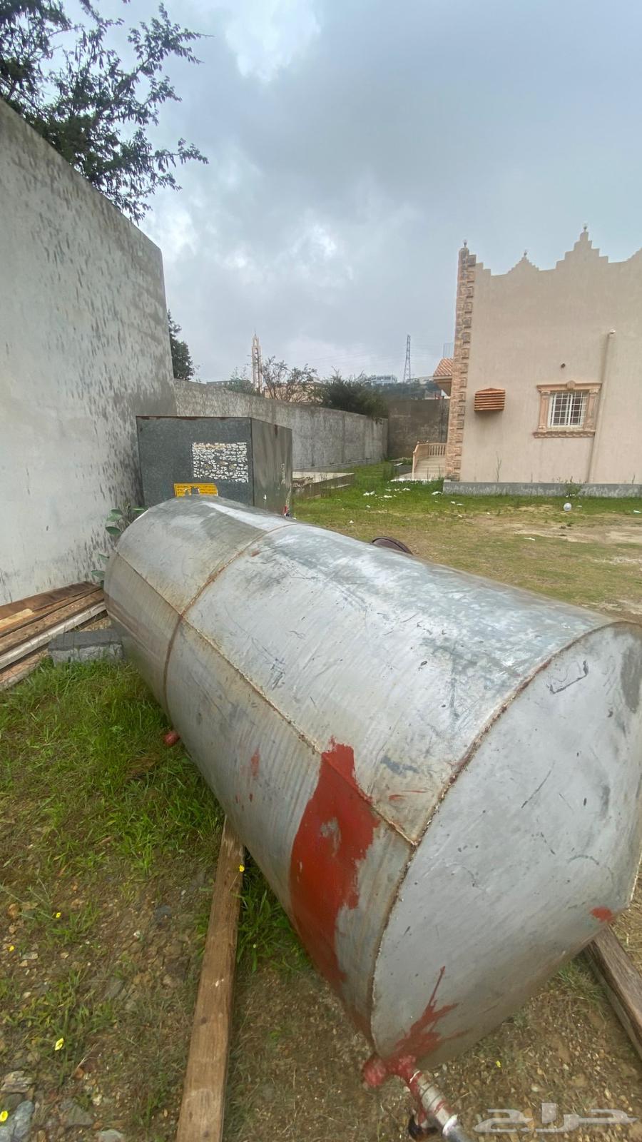 2 used and clean tanks for sale63267120705795113