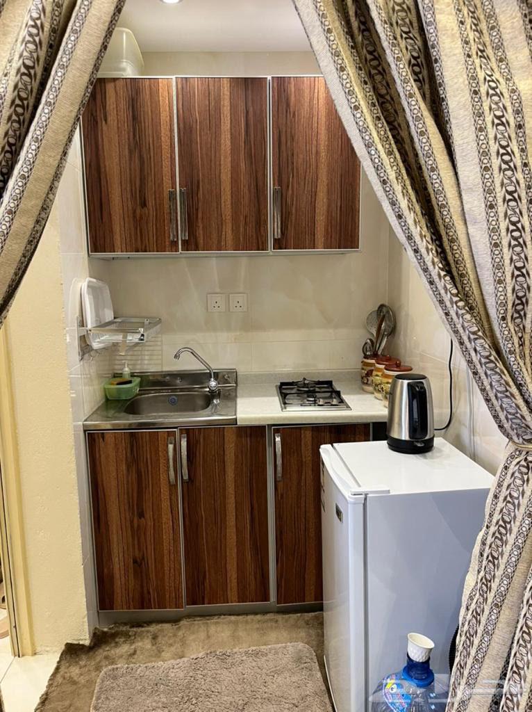 For rent: an external annex with a room, bathroom and kitchen furnished63007299605379113