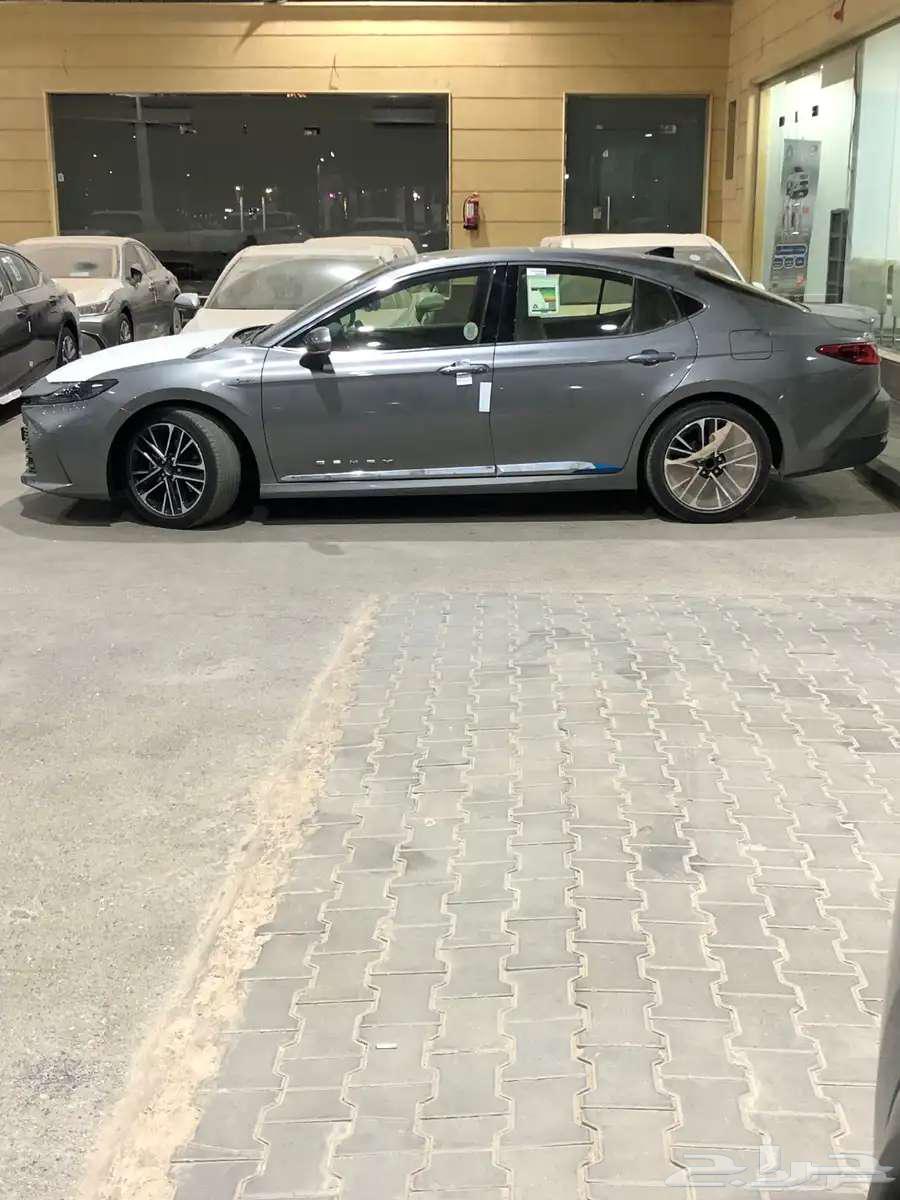 كامري LE هايبرد فتحة بانوراما 2025 بقسط 1900 لدى الحسن63434773895937114