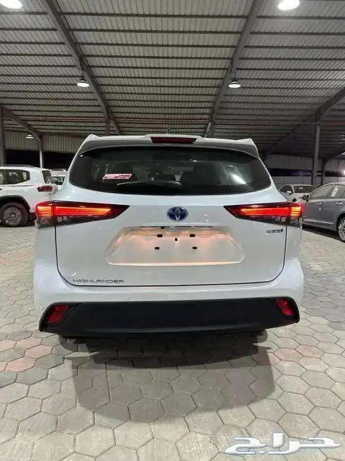 Toyota Highlander LE Standard without Double 202463007537363457113