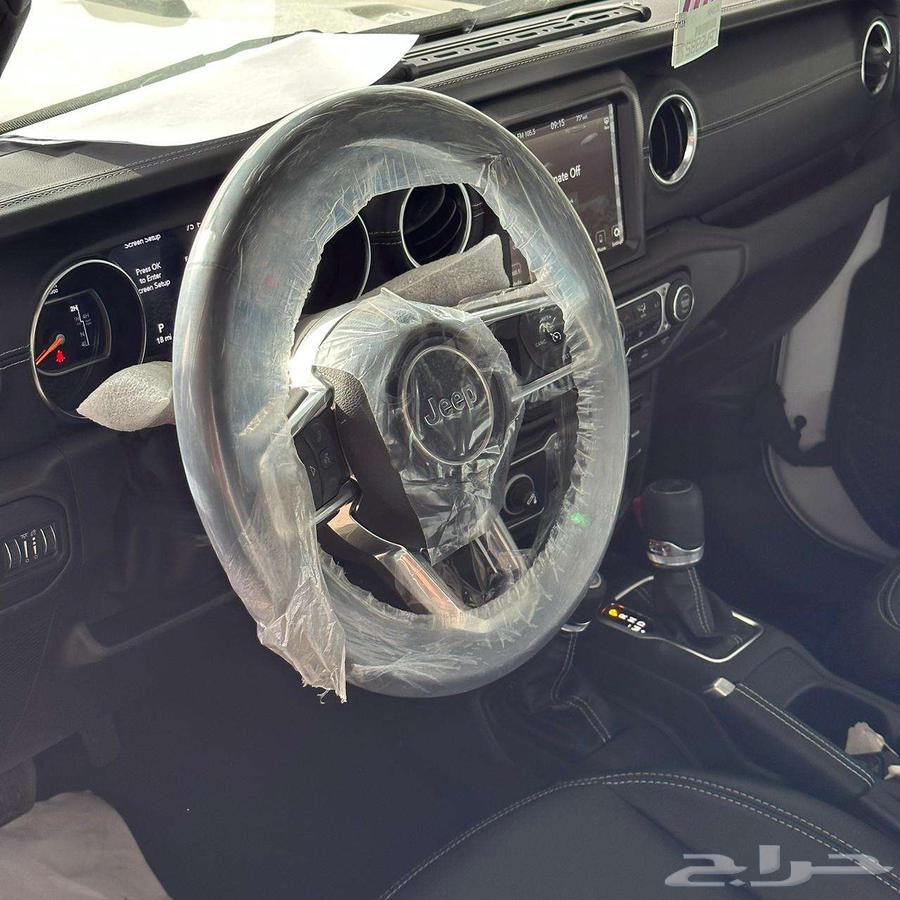 Jeep Wrangler Sahara 2023, year-end offers at a price of 189,00063423267342082113