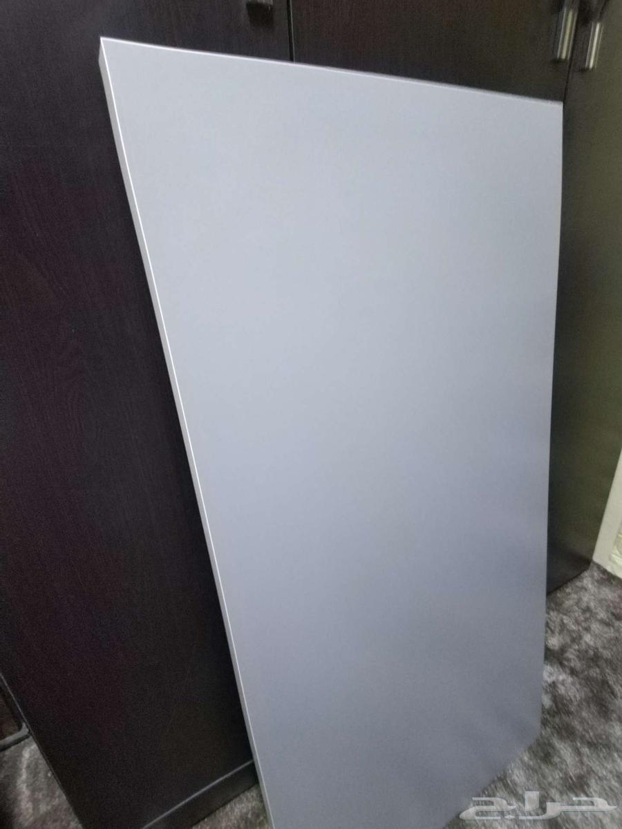 An IKEA desk table63251037278978111