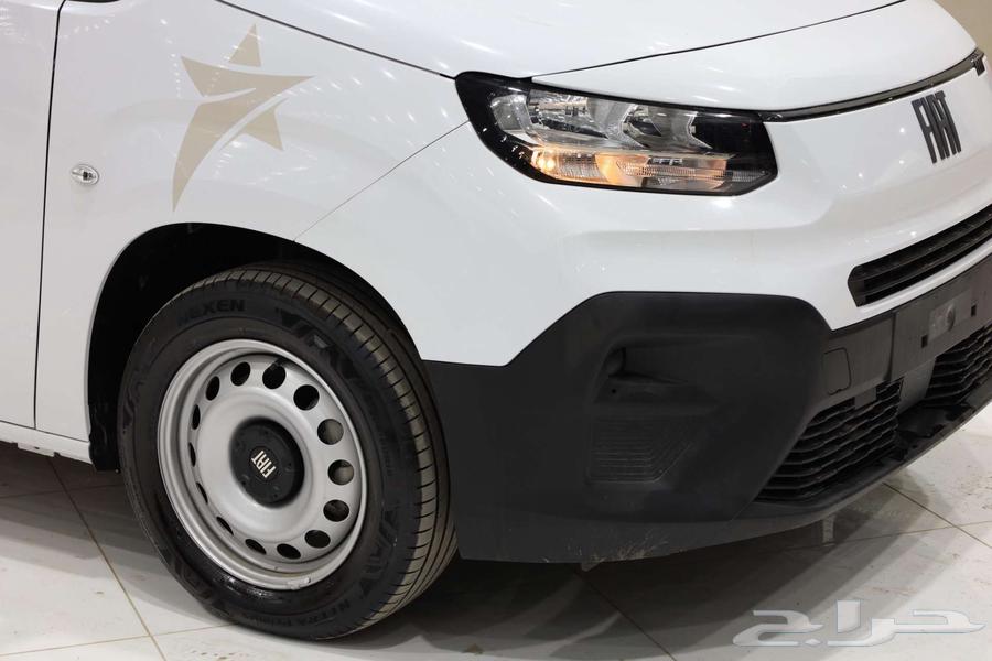 The 2025 van features a double cabin, available in long and short chassis, diesel engine, for cash or installments.63412049360130112