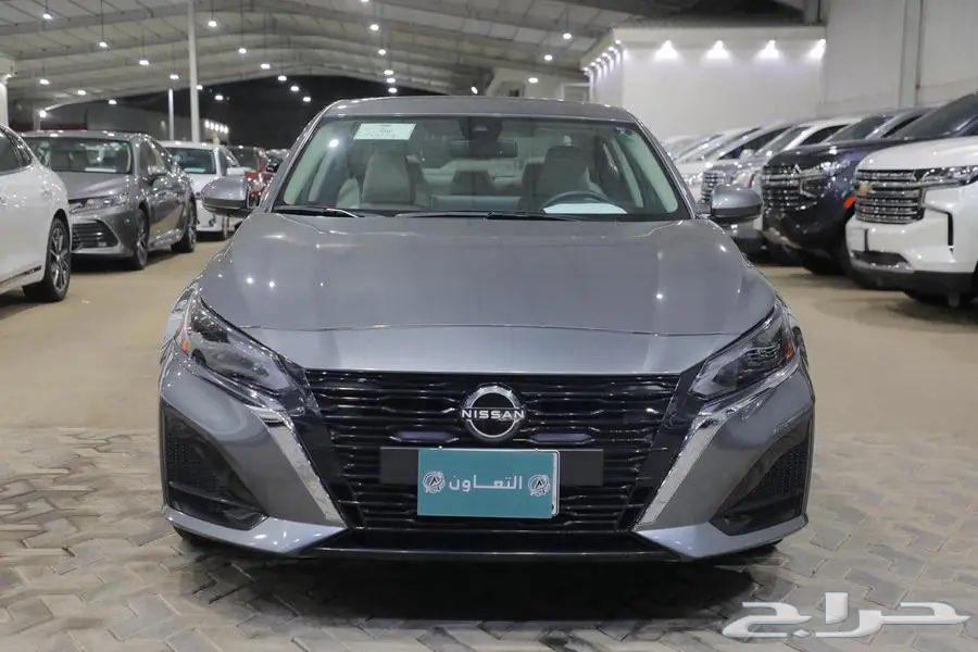 نيسان التيما SV فل كامل فتحة سقف اربعة سلندر موديل 202463410669113347111