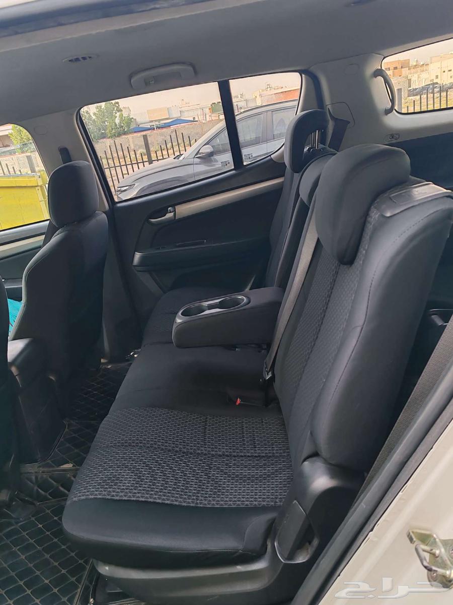 2016 Isuzu Jeep car, clean pearl white, engine on condition63408424764803111