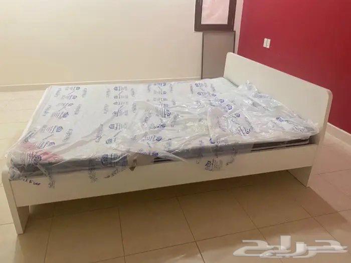 سرير نفر ونص بحالة ممتازة وجديد للبيع632464735979541123